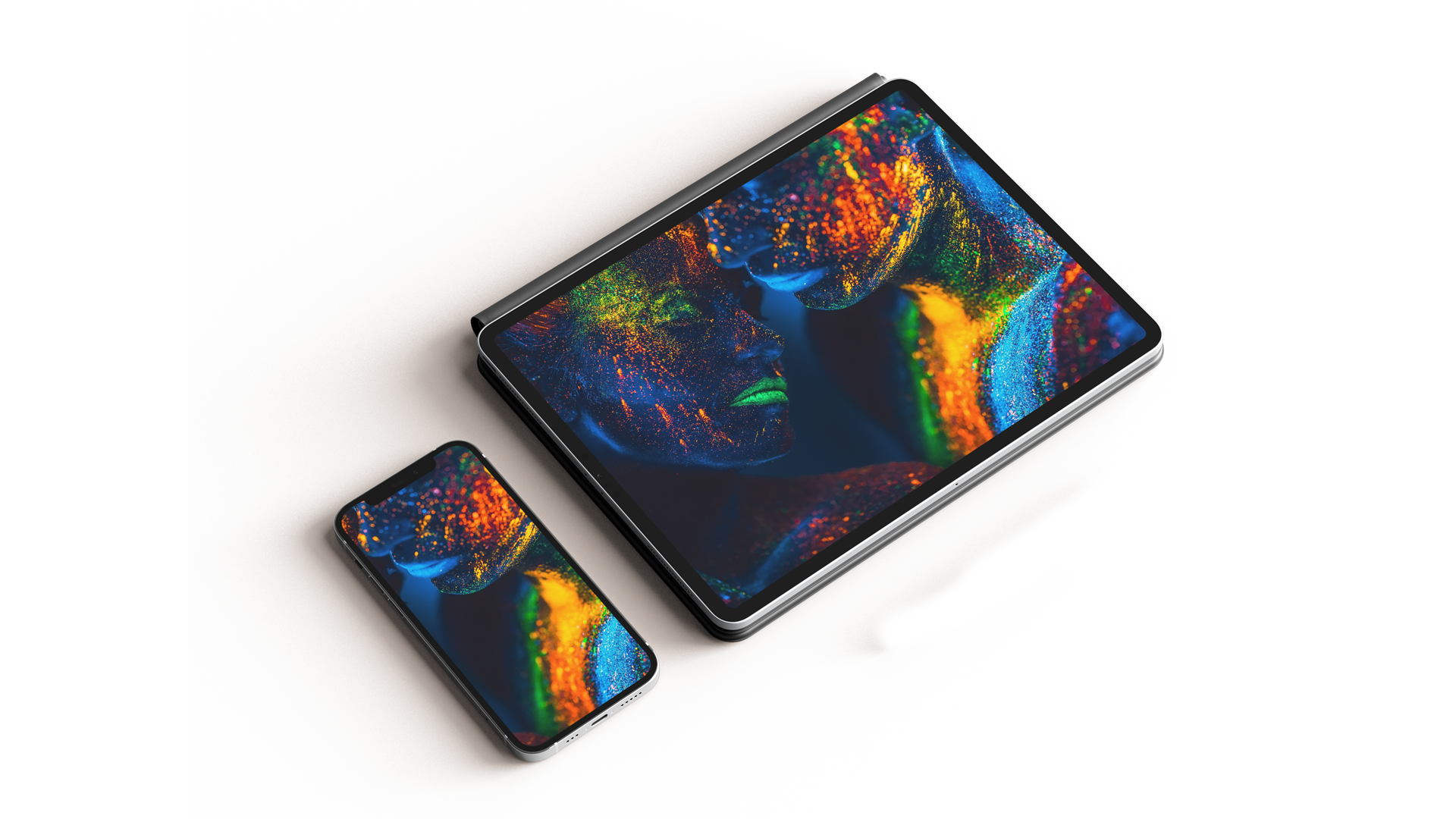 Tablet y móvil mostrando un diseño de arte digital a todo color